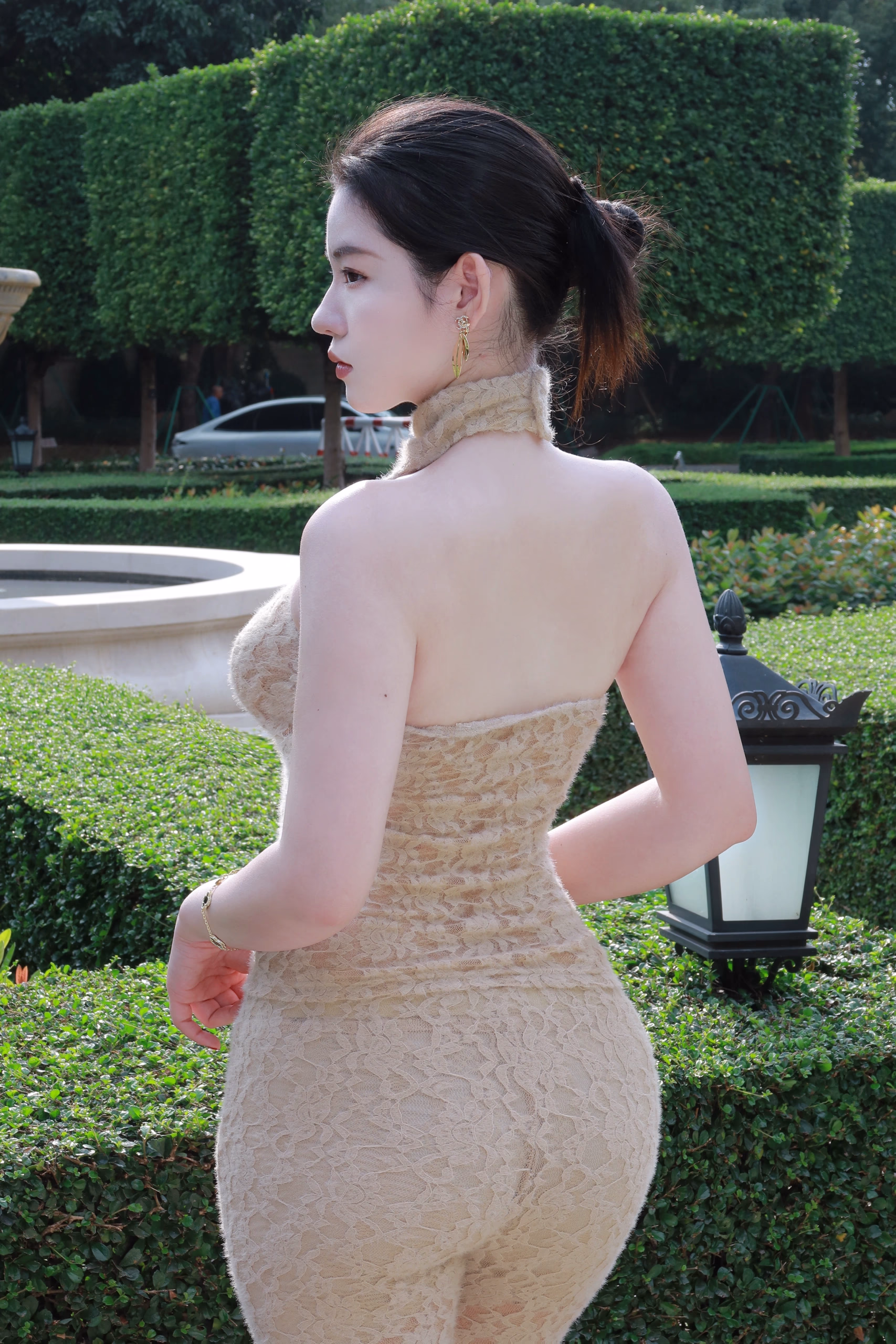 Một người phụ nữ hơi mũm mĩm
