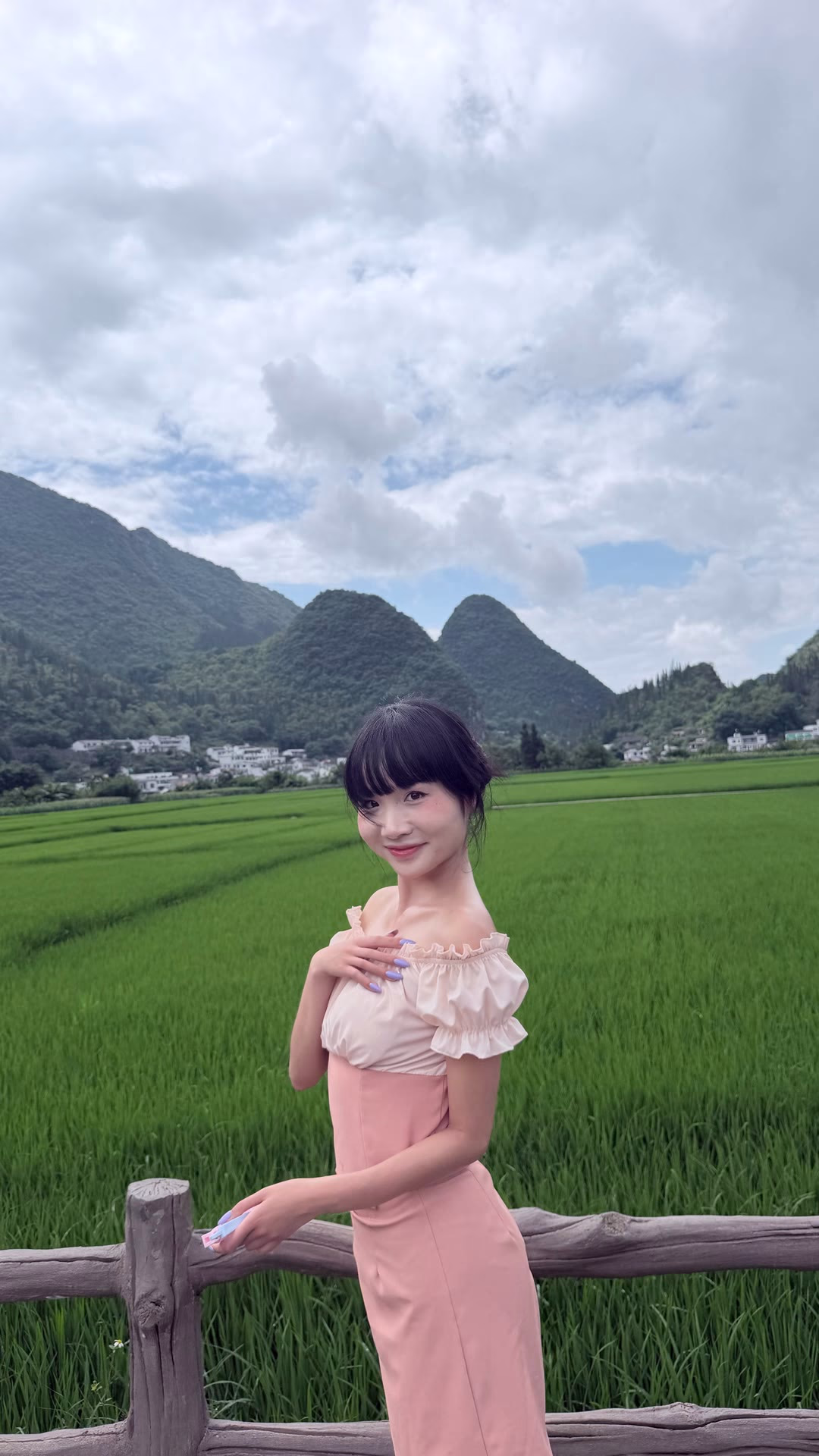 Trang phục toàn màu hồng（2）