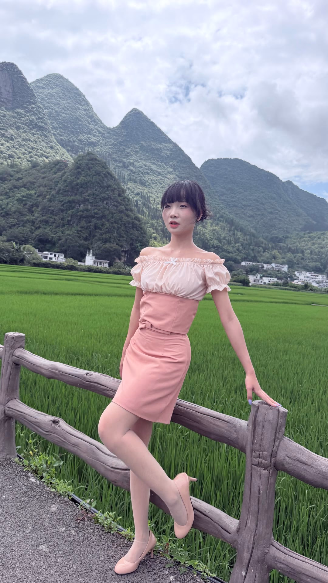 Trang phục toàn màu hồng（5）