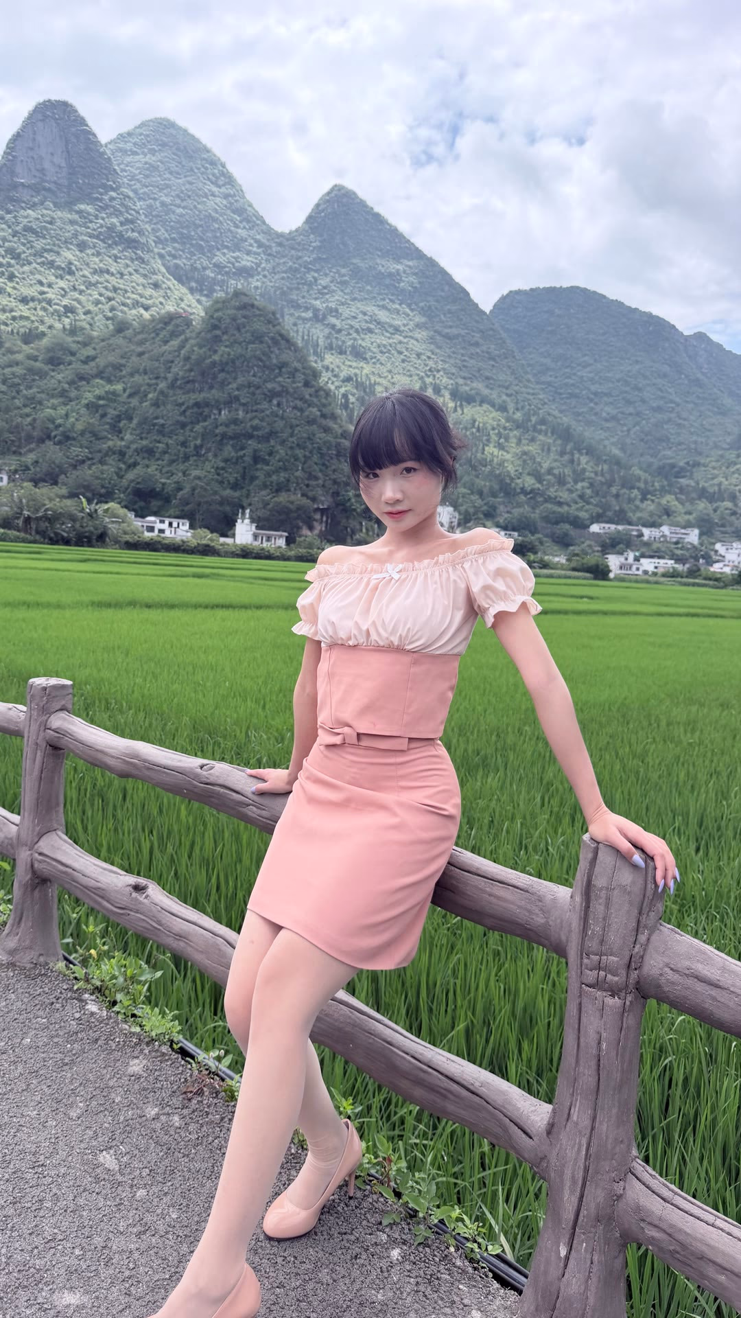 Trang phục toàn màu hồng（8）