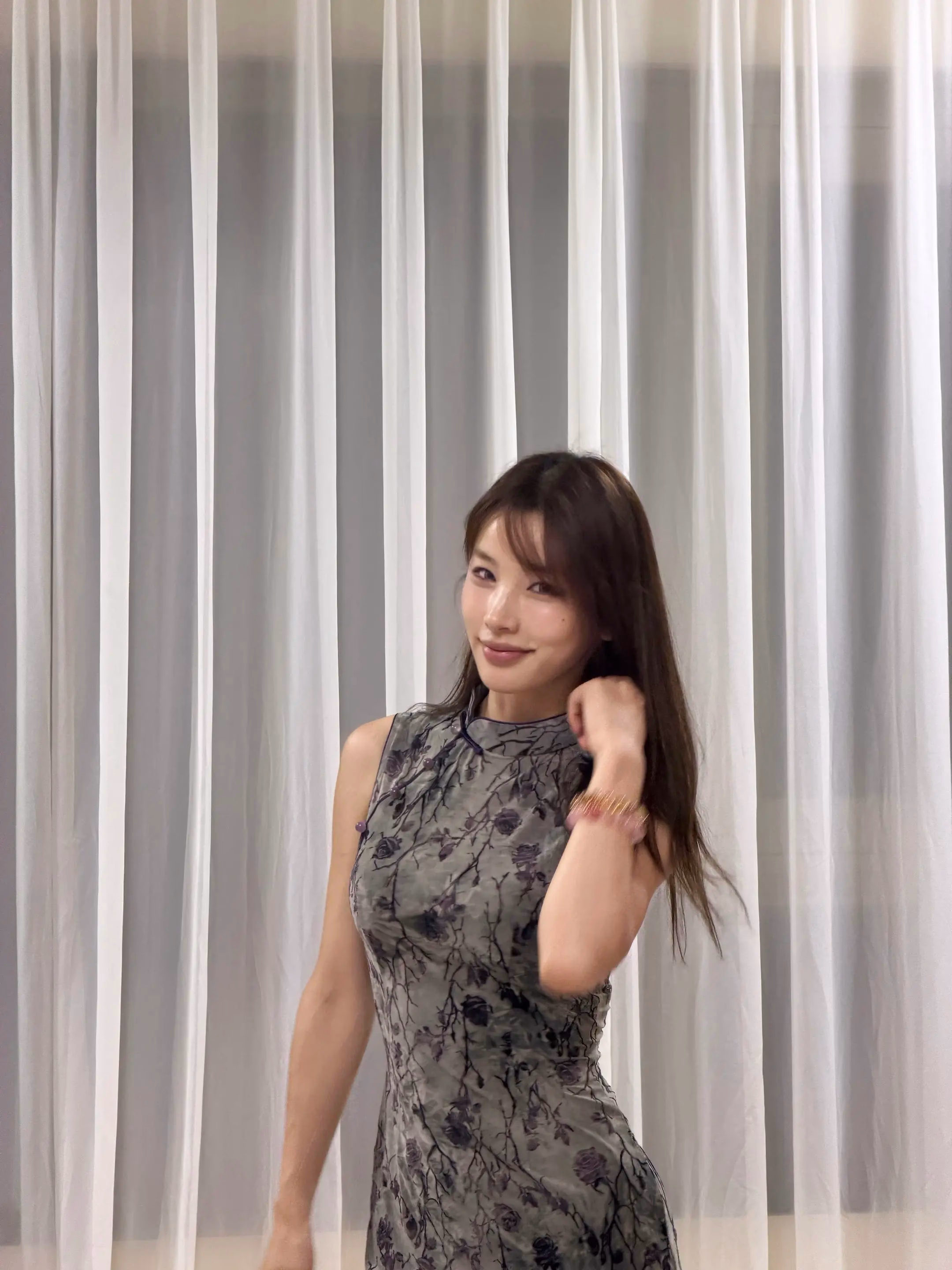 웃는 여자에겐 복이 온다. 치파오